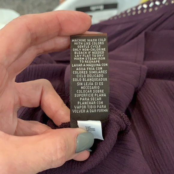 Knox Rose Cold Shoulder with silver/gun metal accents. - Picture 10 of 10